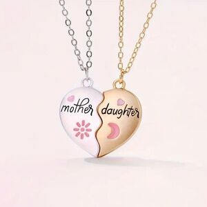 2pcs Sun & Moon Matching Heart-shaped Pendant Necklace Set